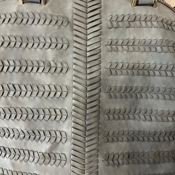 Women’s gray braided shoulder bag - Picture 2 of 15